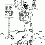 Dziewczyna jest w podróży na piechotę