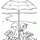 Dzieci pod parasolem przed słońcem