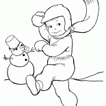 Chłopiec rzuca śnieżki